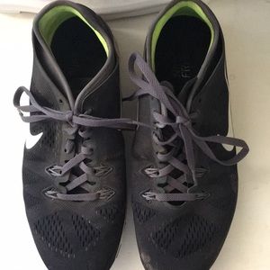 *USED* NIKE RUNNING SHOES